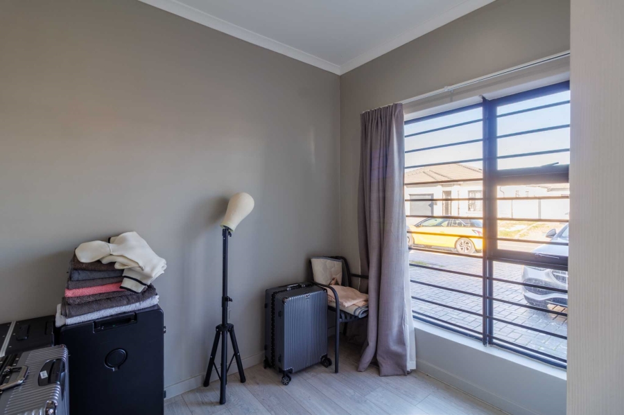 3 Bedroom Property for Sale in Parklands Western Cape